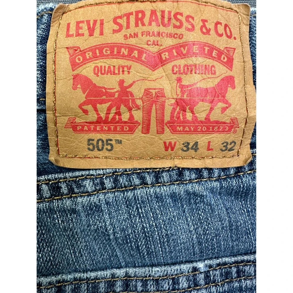Levi's 505 Regular Fit Cut Off Denim Shorts Men's 34 Blue Medium Wash Frayed Hem